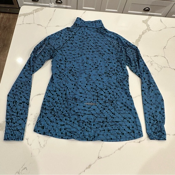 Under Armour Women’s 1/4 Zip Semi-Fitted Running Pullover Black Blue Print - S/M - Picture 3 of 11